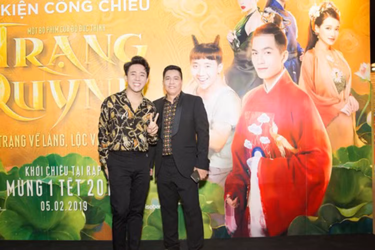 Được biết, "Cua lại vợ bầu" và "Trạng Quỳnh" đều là phim Trấn Thành đóng và ra rạp vào Tết nhưng vai trò của anh ở mỗi phim khác nhau. Với "Cua lại vợ bầu", Trấn Thành vừa là diễn viên chính vừa là biên kịch vừa lại nhà đầu tư còn trong "Trạng Quỳnh", Trấn Thành chỉ là nam thứ. Ảnh: Saostar