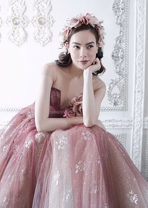 Nữ ca sĩ rất ý thức giữ gìn hình ảnh trước công chúng nên chăm sóc bản thân rất kỹ lưỡng.