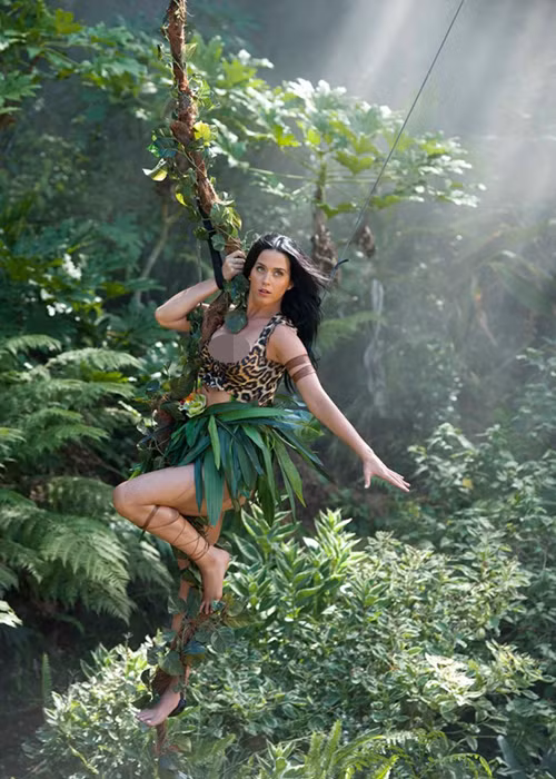 Giọng ca "Roar" ngày càng gợi cảm bảo sao tài tử phim "Cướp biển vùng Caribbean" không mê mệt. Ảnh: FBNV