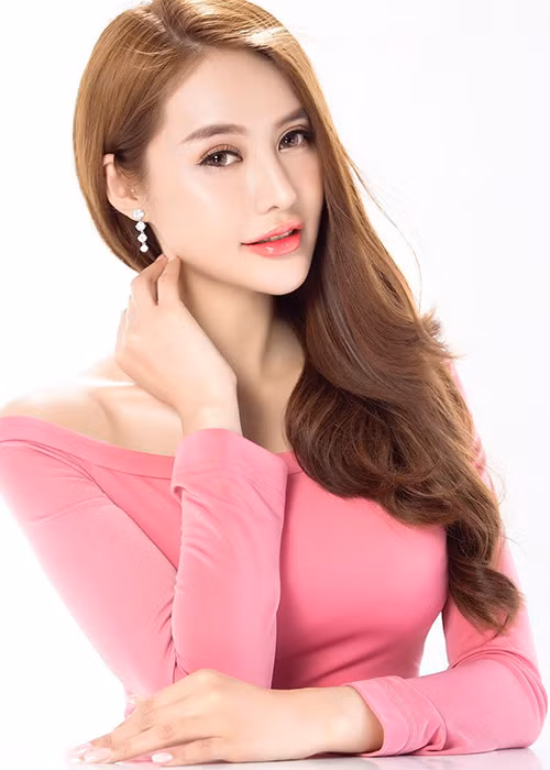 Bạn gái của Lâm Vinh Hải tuyên bố phẫu thuật thẩm mỹ vòng 1 để phục vụ khán giả.