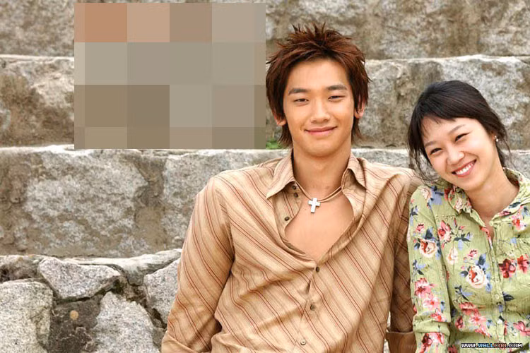 Sau chặng đường khởi nghiệp vất vả, nam ca sĩ đã gặt hái được thành công. Trong ảnh là hồi Bi Rain mới vào nghề. Ảnh: Soompi