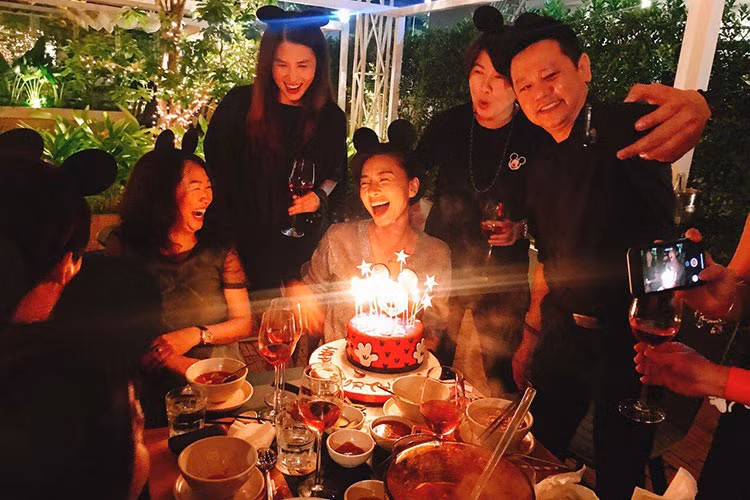 Ngô Thanh Vân là đả nữ nổi tiếng của màn ảnh Việt nên hình ảnh đời thường của cô gây được sự chú ý.