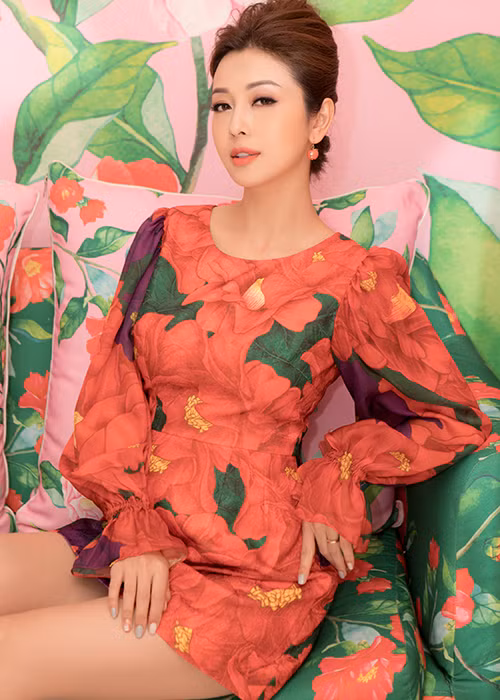 Người đẹp sinh năm 1985 tiết lộ ngoài chế độ dinh dưỡng cân bằng, cô còn quan tâm đến việc tập luyện.