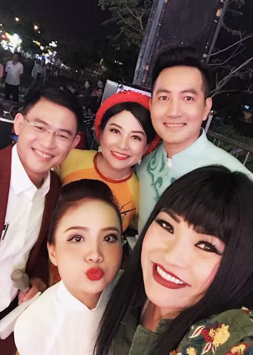 Giống như mọi năm, năm nay, Phương Thanh tiếp tục hối hả chạy show.