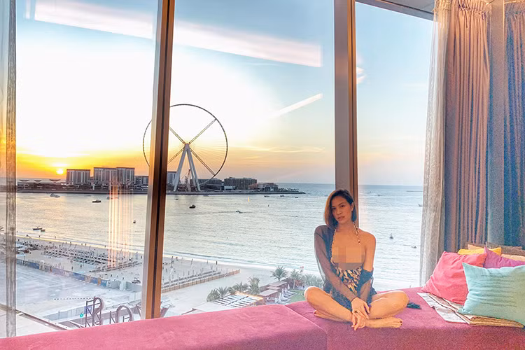 Phương Mai chia sẻ hình ảnh ở Dubai. Có lẽ, năm nay, người đẹp sẽ đón Tết ở nước ngoài.