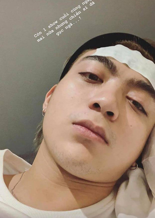 Soobin Hoàng Sơn cũng chạy show đến kiệt sức trong những ngày cuối năm.