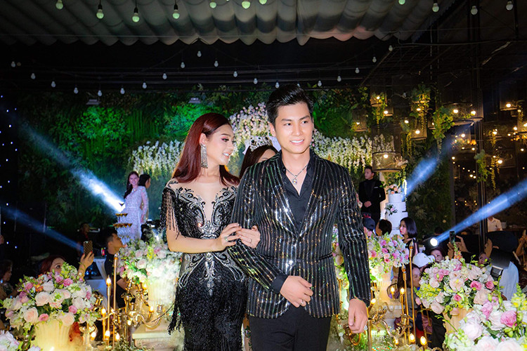 Fan chúc mừng Lâm Khánh Chi cuối cùng đã có tổ ấm viên mãn.