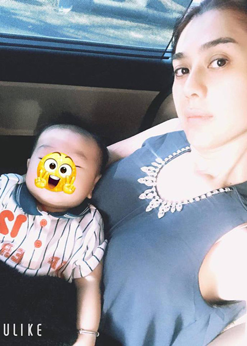 Trước đó, trong lễ kỷ niệm 1 năm ngày cưới, nữ ca sĩ tuyên bố sẽ công khai con khi bé tròn 1 tuổi. Ảnh: Dân Việt