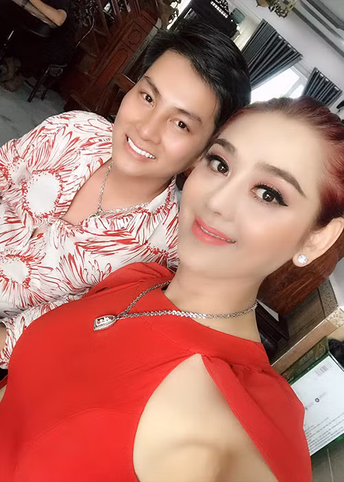 Từ khi về nhà chồng, Lâm Khánh Chi vốn được chồng cưng chiều, mẹ chồng yêu thương.