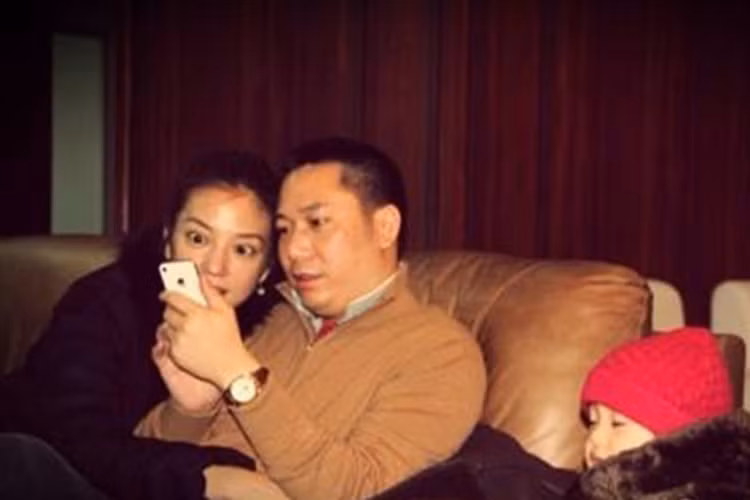 Trước đó, vào năm 2018, cũng vướng nghi vấn hôn nhân tan vỡ nhưng Triệu Vy lại lập tức lên tiếng phủ nhận.