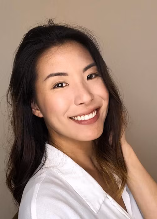 Ở đời thường, Sophia là cô gái thân thiện, giản dị, tràn đầy năng lượng.