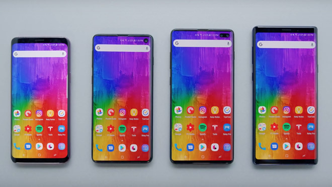 Galaxy S10 và S10+ có kích thước màn hình tương đương 6,1 inch cùng 6,4 inch. 2 model mới này có tổng thể nhỏ gọn ngay cả khi đặt cạnh Galaxy S9 và Note9, nhờ viền màn hình được làm mỏng đáng kể.