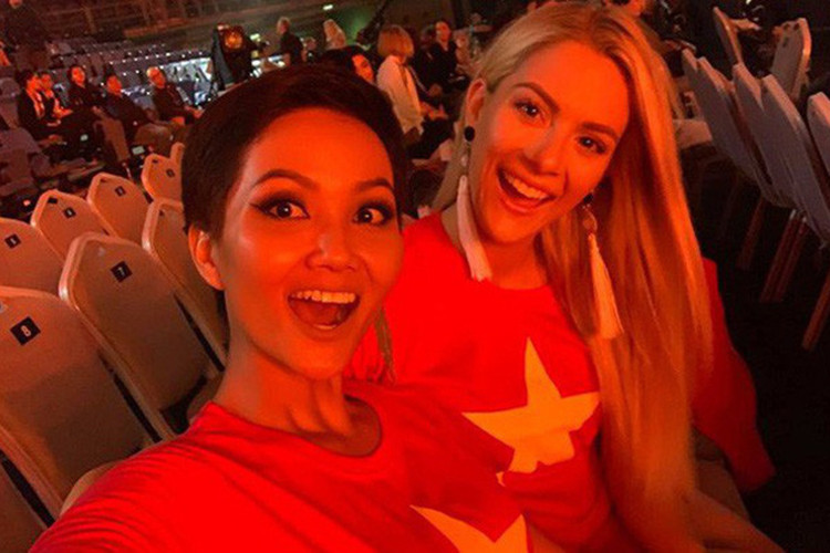 Giữa ồn ào của Hoa hậu Mỹ, H'hen Niê lên tiếng bênh vực người bạn của mình.