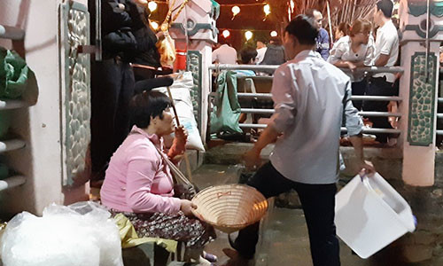 Nhech nhac canh an xin dau nam moi