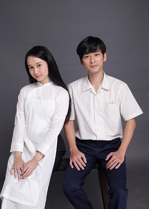 Ê-kíp phim "Mắt biếc" cũng vừa tung bộ ảnh hé lộ chân dung 2 gương mặt đóng chính phim "Mắt biếc".