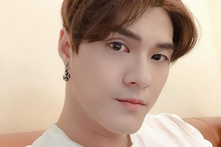 Gần đây, Lâm Vinh Hải bất ngờ tố vợ cũ Lý Phương Châu không cho gặp mặt con gái. Phía Lý Phương Châu tố ngược Lâm Vinh Hải vô trách nhiệm, kỳ kèo số tiền chu cấp từ 5 triệu xuống 3 triệu/tháng. Ngoài ra, cô còn tố bạn gái của Lâm Vinh Hải - Linh Chi dạy con gái của cô nói dối, trang điểm.