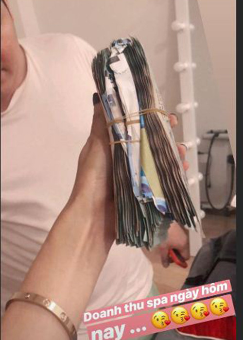 Bạn gái của Lâm Vinh Hải còn khoe doanh thu spa của mình trong một ngày.