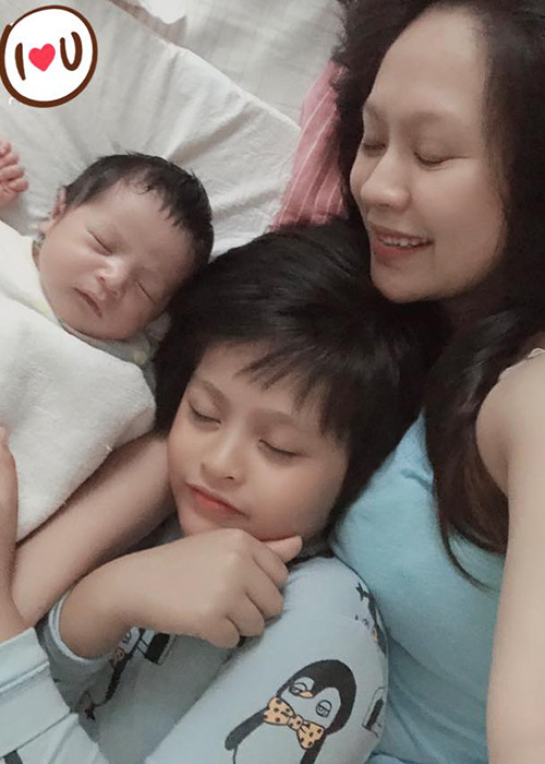 Trải qua 11 năm về chung một nhà có không ít sóng gió, Thanh Thúy và Đức Thịnh đang có tổ ấm vô cùng hạnh phúc.