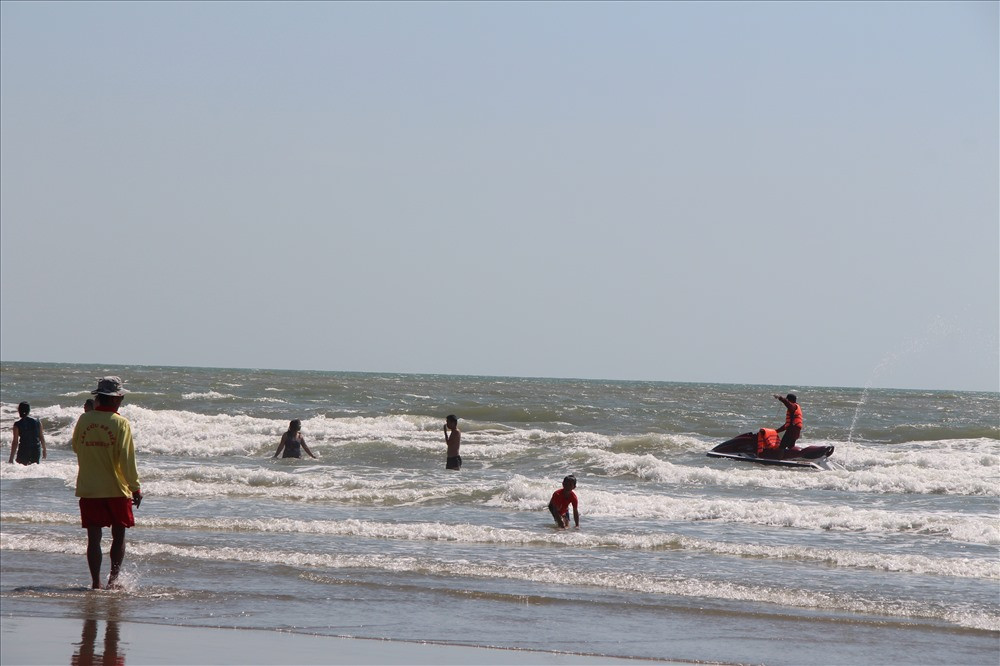 Nguoi dan do ve Vung Tau tam bien nhung ngay Tet tang dot bien-Hinh-2