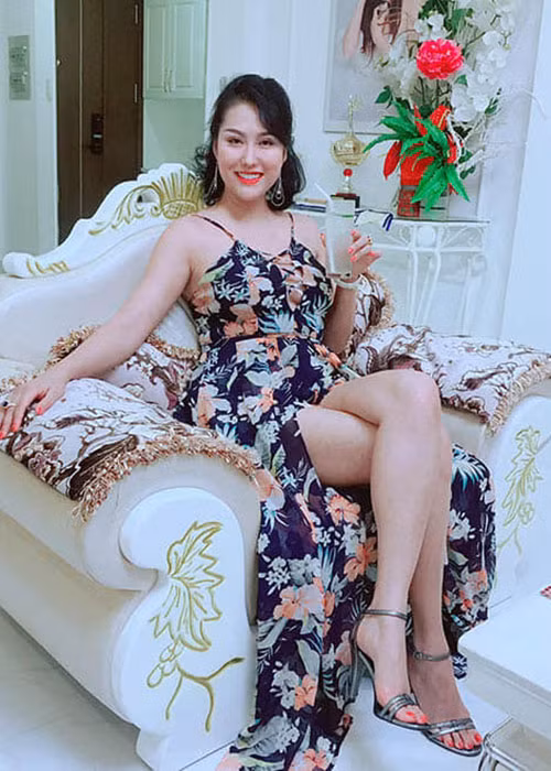 Sau khi chia tay doanh nhân Triệu Văn Dương, "nữ hoàng dao kéo" không công khai thêm bất kì mối tình nào.