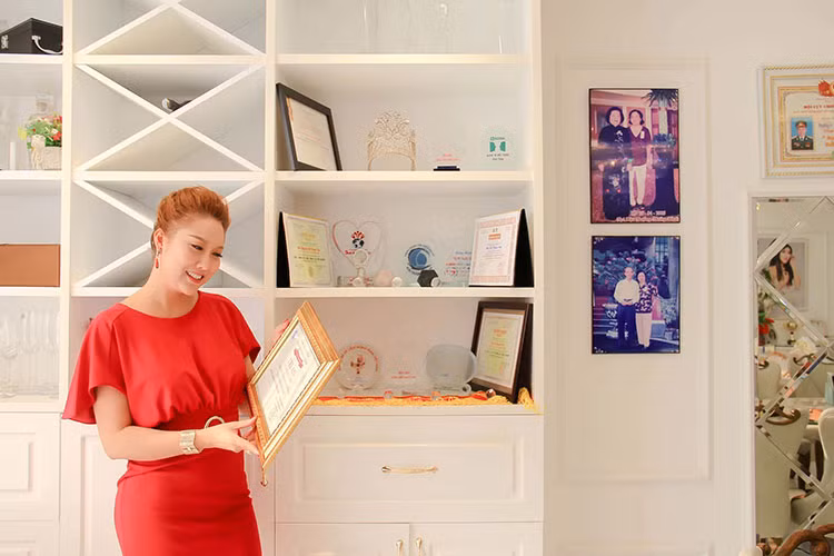 Phi Thanh Vân khoe được đàn ông theo đuổi xếp hàng dài nhưng cô vẫn chưa thể mở lòng.