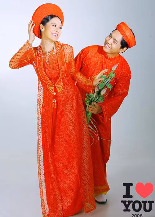 Đôi vợ chồng trẻ vô cùng hạnh phúc sau khi về chung một nhà.