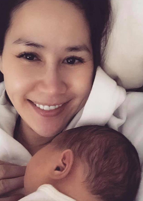 Được biết, Thân Thúy Hà sinh con gái thứ hai ở Mỹ khi đã bước sang tuổi 41.