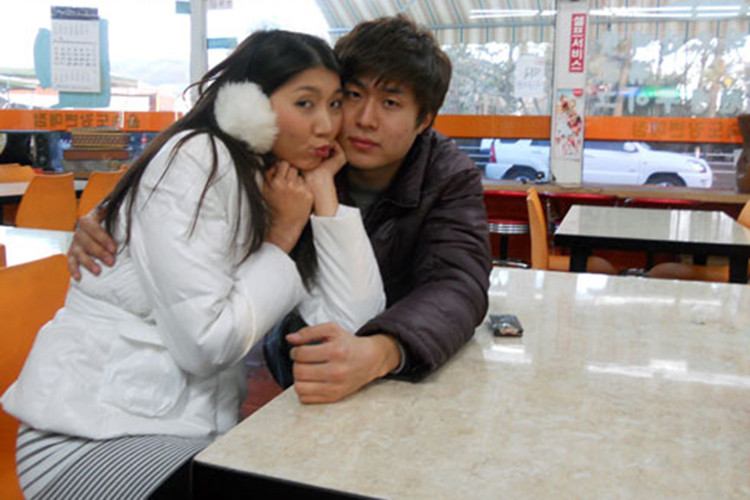 Cuối năm 2010, Jung Bin sang Việt Nam thăm Ngọc Quyên và gia đình bạn gái. Ảnh: Vietnamnet