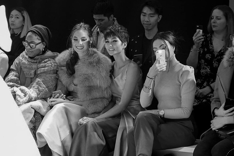 Tại cuộc thi Hoa hậu Hoàn vũ Thế giới 2018, H'hen Niê dừng chân ở top 5 trong khi vương miện thuộc về Catriona Gray.