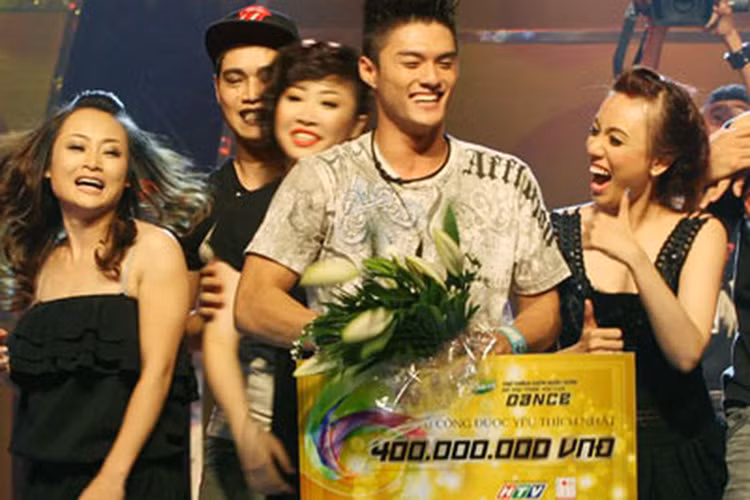 Năm 2012, Lâm Vinh Hải giành ngôi vị quán quân Thử thách cùng bước nhảy. Ảnh: Sài Gòn Giải Phóng