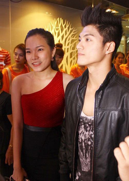 Hình ảnh Lâm Vinh Hải bên vợ cũ Lý Phương Châu hồi mới nổi tiếng. Ảnh: Zing