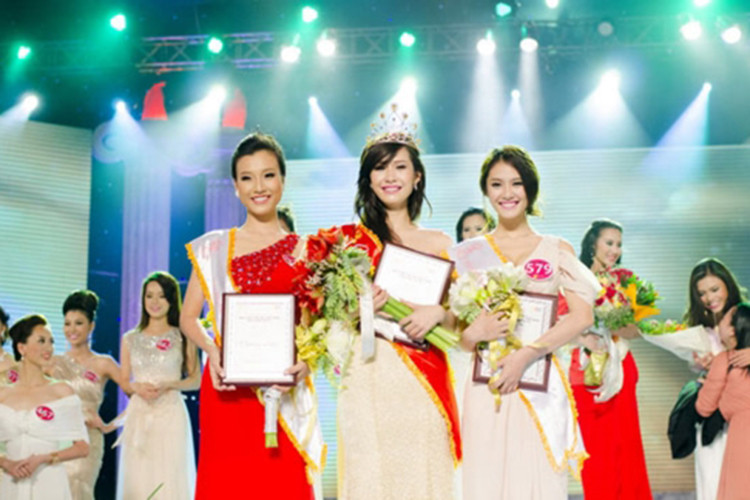 Tại cuộc thi Hoa hậu phụ nữ Việt Nam qua ảnh, bạn gái của Lâm Vinh Hải đoạt danh hiệu á hậu 2. Ảnh: VOV