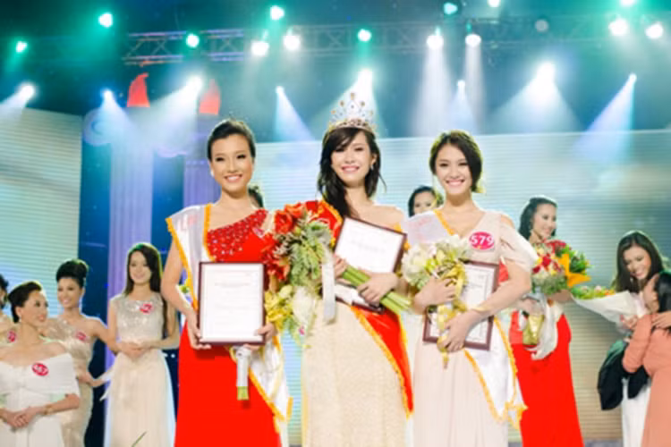 Tại cuộc thi Hoa hậu phụ nữ Việt Nam qua ảnh, bạn gái của Lâm Vinh Hải đoạt danh hiệu á hậu 2. Ảnh: VOV