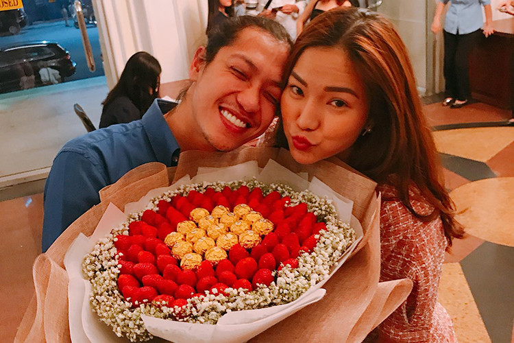 Bị từ chối nhiều lần, Hiền Sến vẫn quyết tâm theo đuổi Lý Phương Châu. Cuối cùng, sự chân thành của anh đã khiến vợ cũ của Lâm Vinh Hải mở lòng thêm một lần nữa.