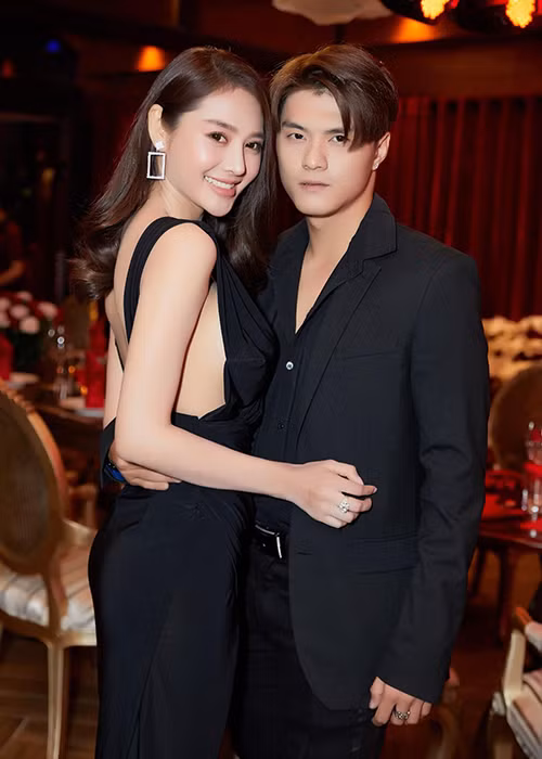 Theo lời Linh Chi, Lâm Vinh Hải yêu thương cô rất nhiều, thậm chí vì lo lắng cho sức khỏe của Linh Chi, Lâm Vinh Hải không cho cô sinh con trong năm 2019 .