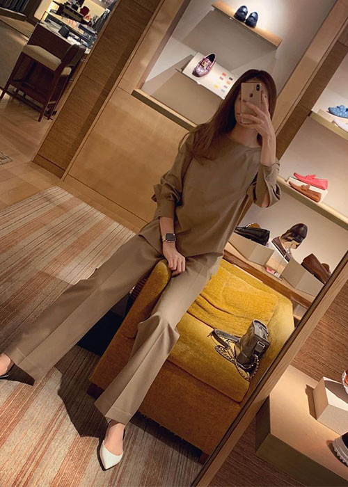 Sau đám hỏi với bạn trai doanh nhân, cuộc sống của Đàm Thu Trang lại càng nhận được sự chú ý của dân mạng.