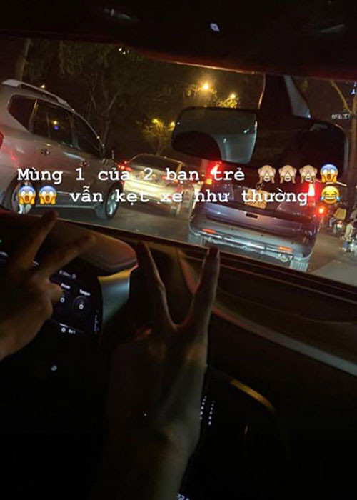 Nữ ca sĩ gốc Tày và chồng tương lai dính như sam trong cái Tết đầu tiên sau đám hỏi.