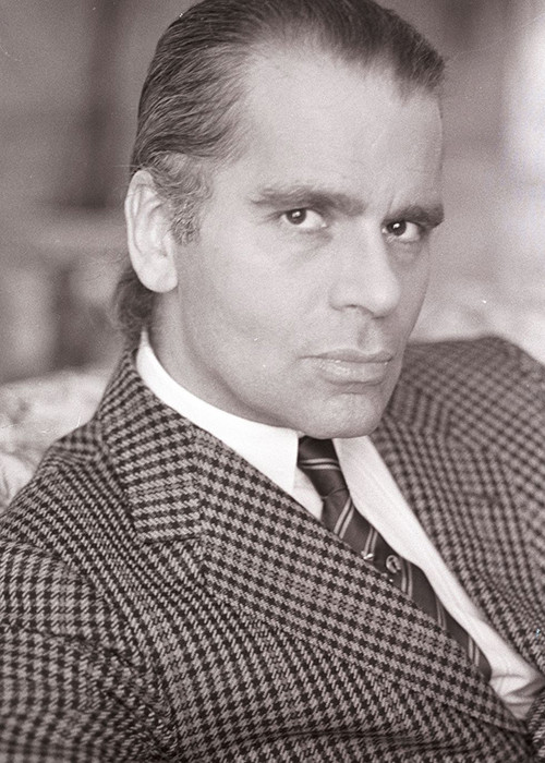 Theo Elle, sau khi người tình qua đời, giám đốc sáng tạo của Chanel vướng một số tin đồn tình ái với các mẫu nam nhưng ông chưa bao giờ lên tiếng. Ảnh: Getty