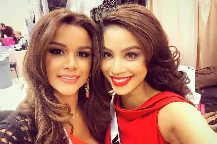 Khi tham gia Hoa hậu Hoàn vũ Thế giới 2015, Phạm Hương và Clarissa Molina rất thân thiết. Sau khi rời cuộc thi, cả hai vẫn giữ liên lạc.