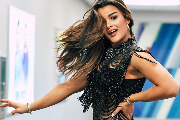 Người đẹp Cộng hòa Dominica đang góp mặt trong một gameshow về nhảy múa.