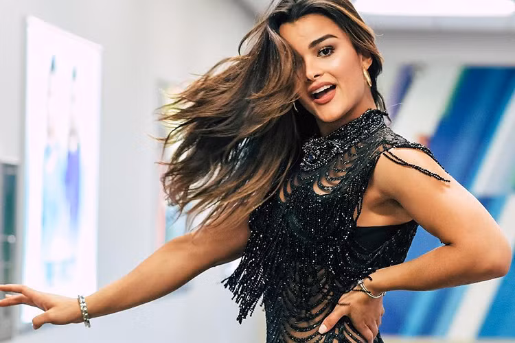 Người đẹp Cộng hòa Dominica đang góp mặt trong một gameshow về nhảy múa.