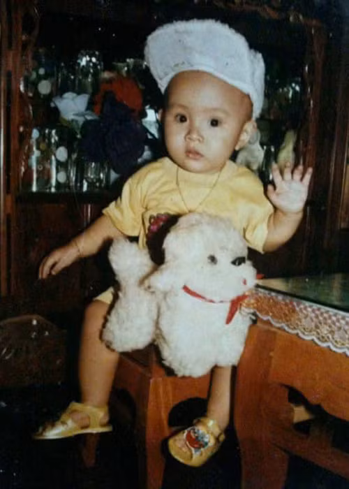 Cách đây không lâu, Thanh Vinh khoe ảnh hồi nhỏ đáng yêu của mình.