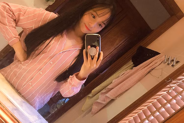 Trước sự thay đổi về ngoại hình của bé Gà, Phương Thanh hài hước đòi làm quản lý cho con gái.