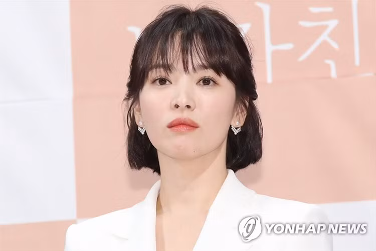 Năm 2017, Song Hye Kyo tâm sự về chuyện tình cảm của mình. Người đẹp khẳng định, sau chia tay, cô sẽ không quay đầu nhìn lại, cũng chẳng có gì phải hối hận hay luyến tiếc cả. Ảnh: Yonhap