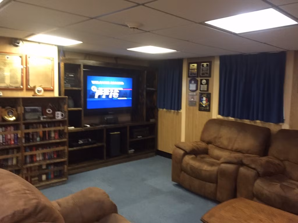 Phòng nghỉ ngơi, sinh hoạt của sĩ quan cấp cao trên tàu.