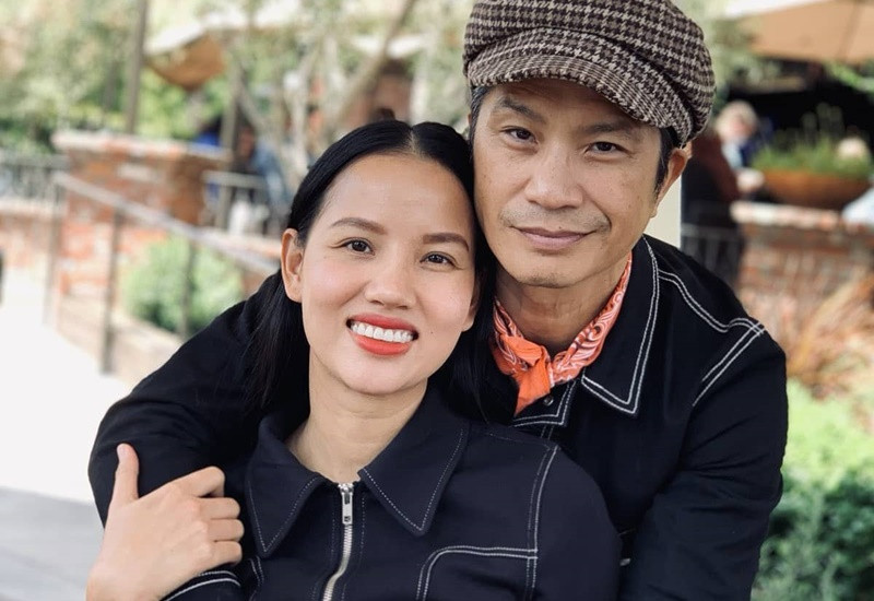  Bebe Phạm và Dustin Nguyễn gặp nhau, nảy sinh tình cảm trên phim trường "Truy sát" ghi hình tại Thái Lan. Tháng 3/2015, cặp đôi quyết định tổ chức đám cưới sau vài năm hẹn hò, đăng ký kết hôn. Ảnh: FBNV