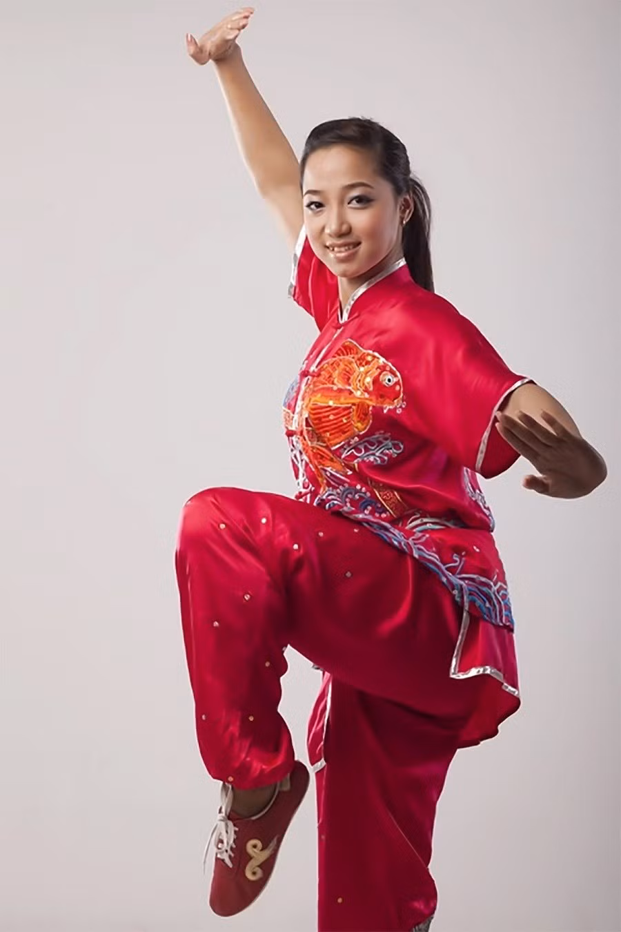 Cuoc song cua 3 hoa khoi wushu tai sac sau khi giai nghe-Hinh-7