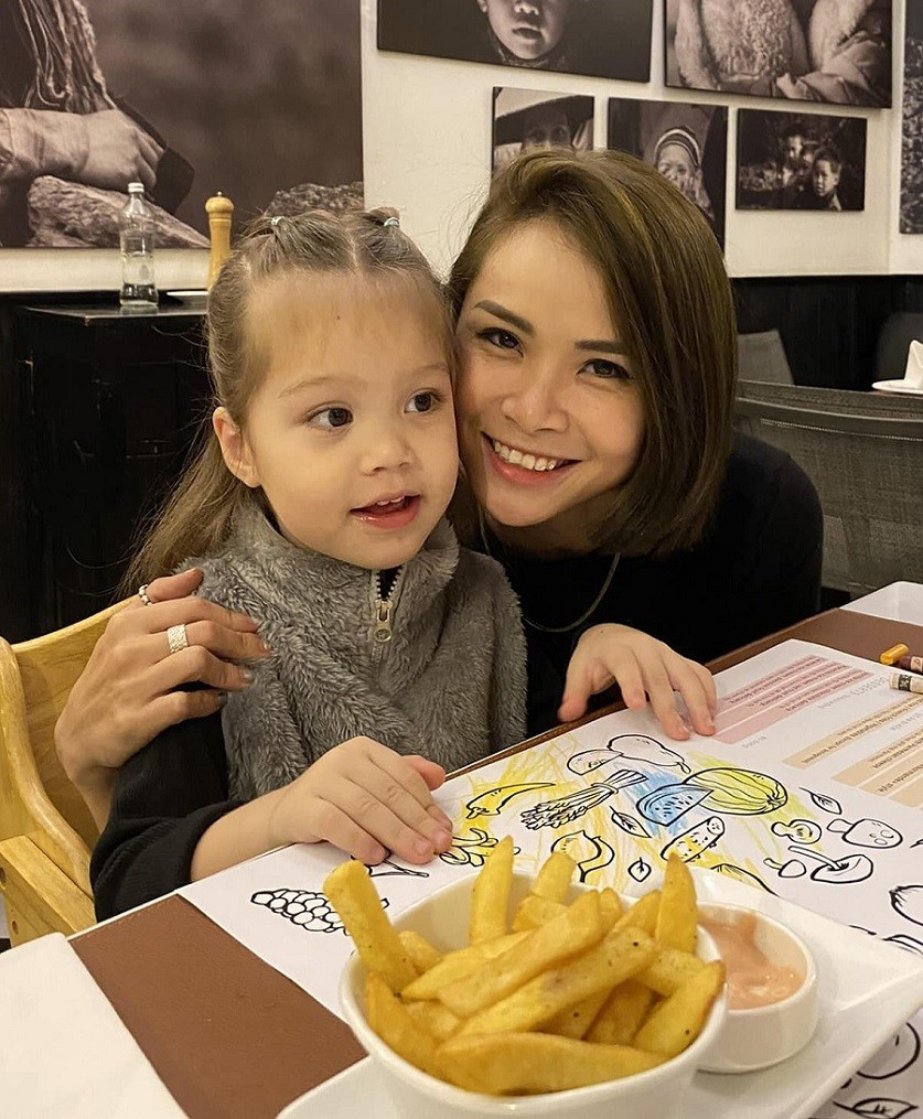 Cuoc song cua 3 hoa khoi wushu tai sac sau khi giai nghe-Hinh-6