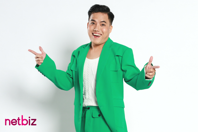 Vào năm 2016, Duy Khương có trong tay 23 tỷ đồng. “Tôi làm ăn rất thuận lợi, tôi để dành tiền, tôi mua đất. Mua xong để đó đến khi đất lên giá, tôi bán. Tôi không hiểu tại sao mình lại có nhiều tiền như vậy luôn", quán quân Đấu trường tiếu lâm chia sẻ. Ảnh: VTC