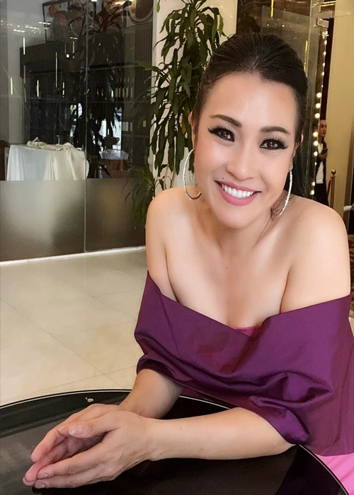 Phương Thanh ngày càng trẻ trung, nữ tính.